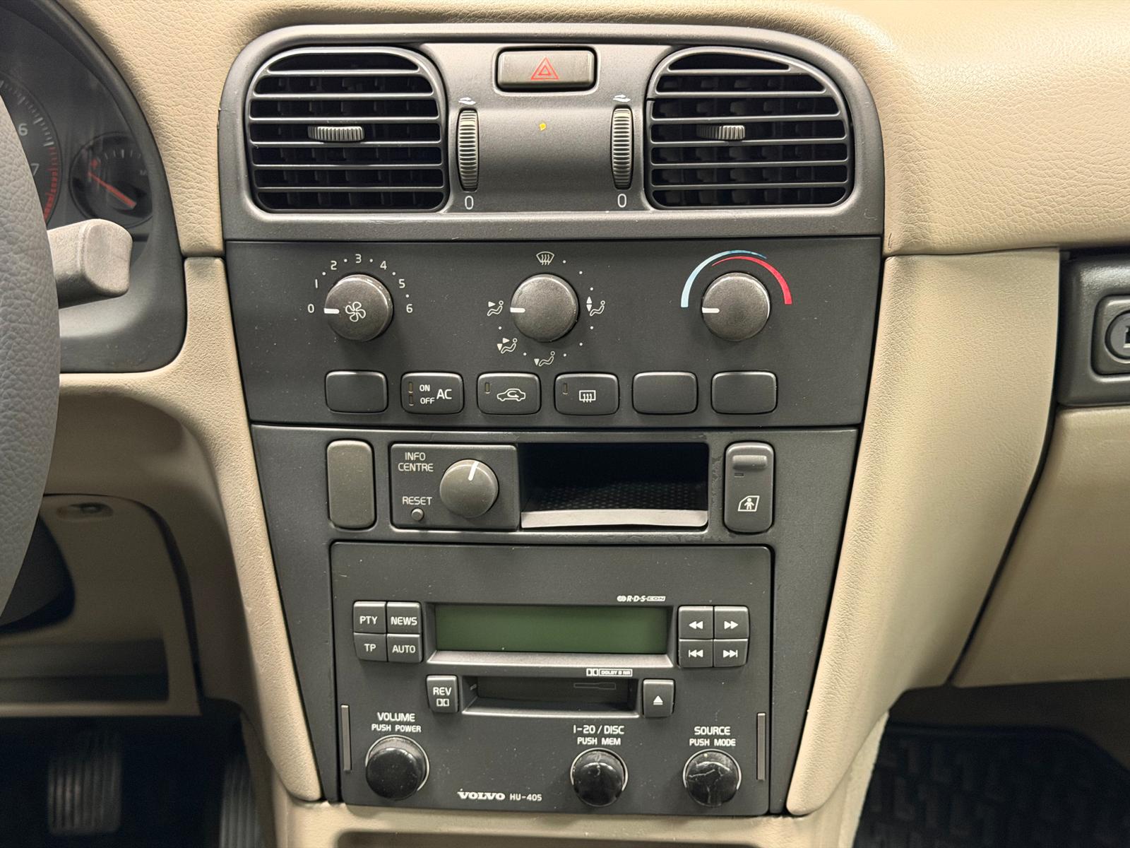VOLVO S40 16